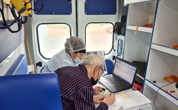 В Корсакове на выходных будет работать мобильный пункт вакцинации от гриппа и коронавируса
