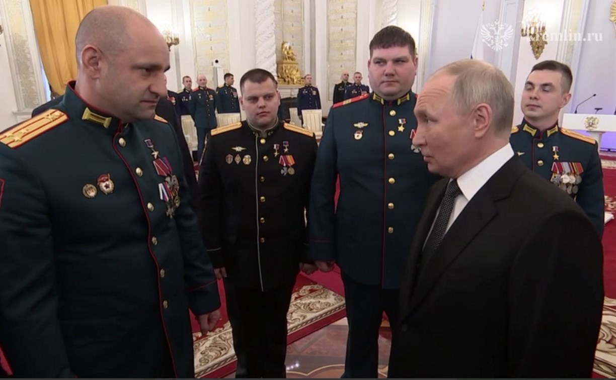 Губернатор Сахалинской области поддержал решение Владимира Путина выставить свою кандидатуру на пост президента РФ