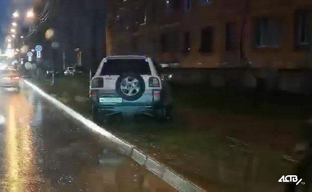 Кроссовер сбил пешехода на "зебре" в Южно-Сахалинске