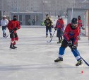 Южносахалинские хоккеисты отметили праздники на льду