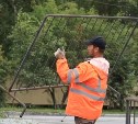 В Корсакове убрали ограждение у "Магнита", но проезд откроют временно