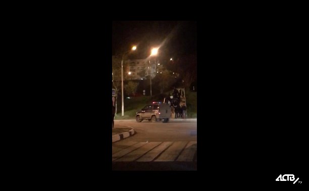 Массовая драка произошла у бара в Корсакове Массовая драка произошла у бара в Корсакове