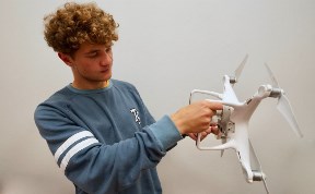 Сахалинских студентов научат обращаться с дронами