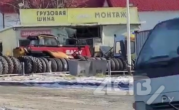 Взрыв произошёл в шиномонтажке в Южно-Сахалинске - тяжело пострадал один человек