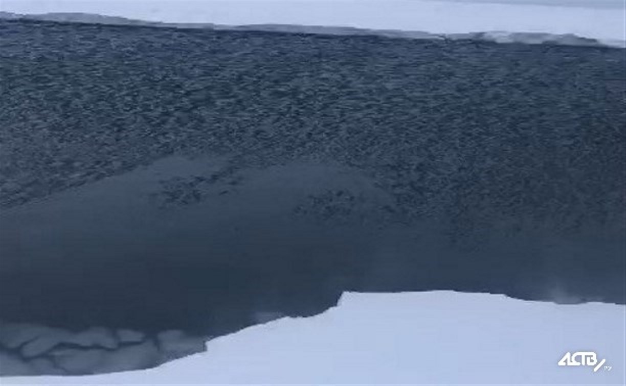 Сахалинцев предостерегают от выхода на лед в заливе Мордвинова