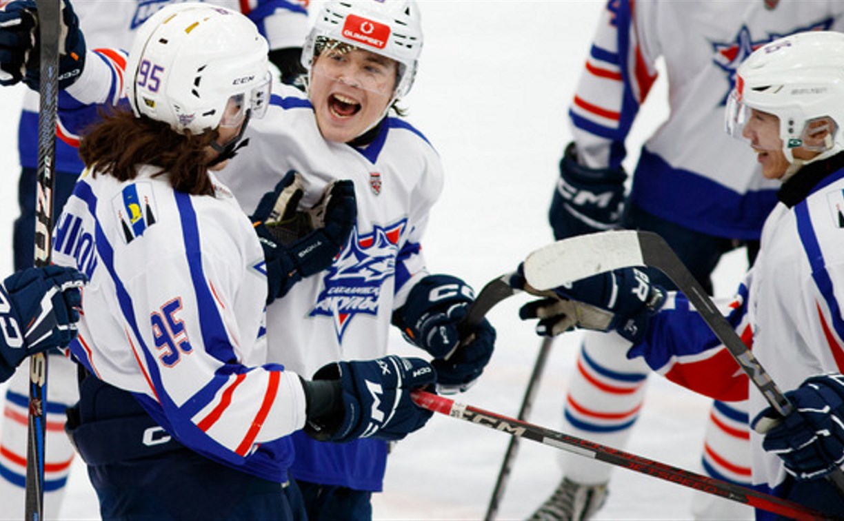 "Сахалинские Акулы" победили "Крылья Советов" в серии бросков