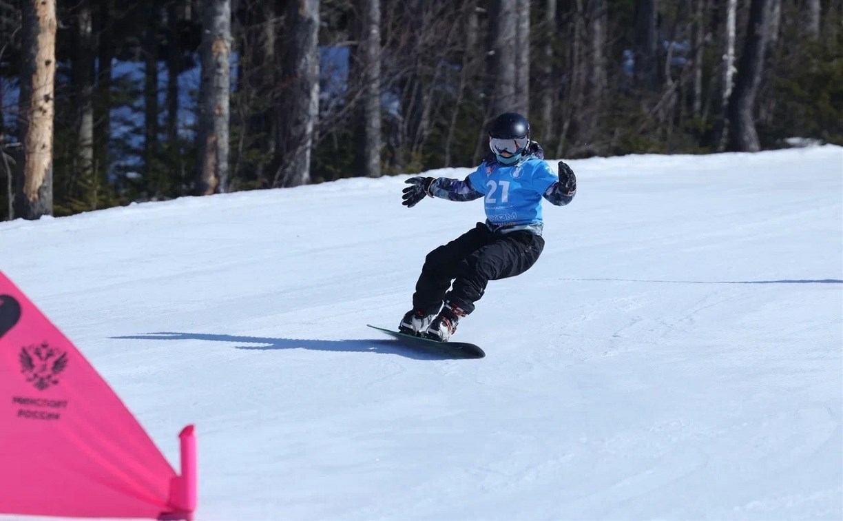 Сахалинские сноубордисты определили сильнейших в параллельном слаломе