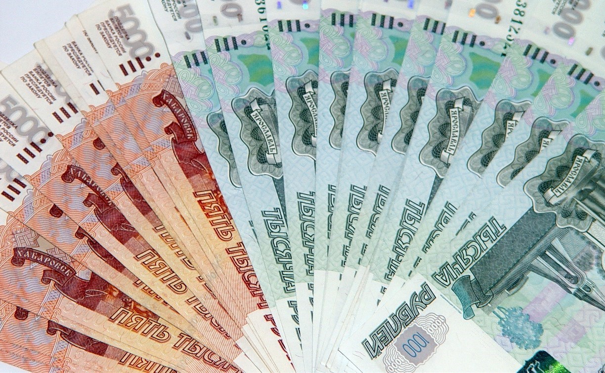 Минимальный размер оплаты труда на Сахалине и Курилах вырос на 16,6 % в 2025 году