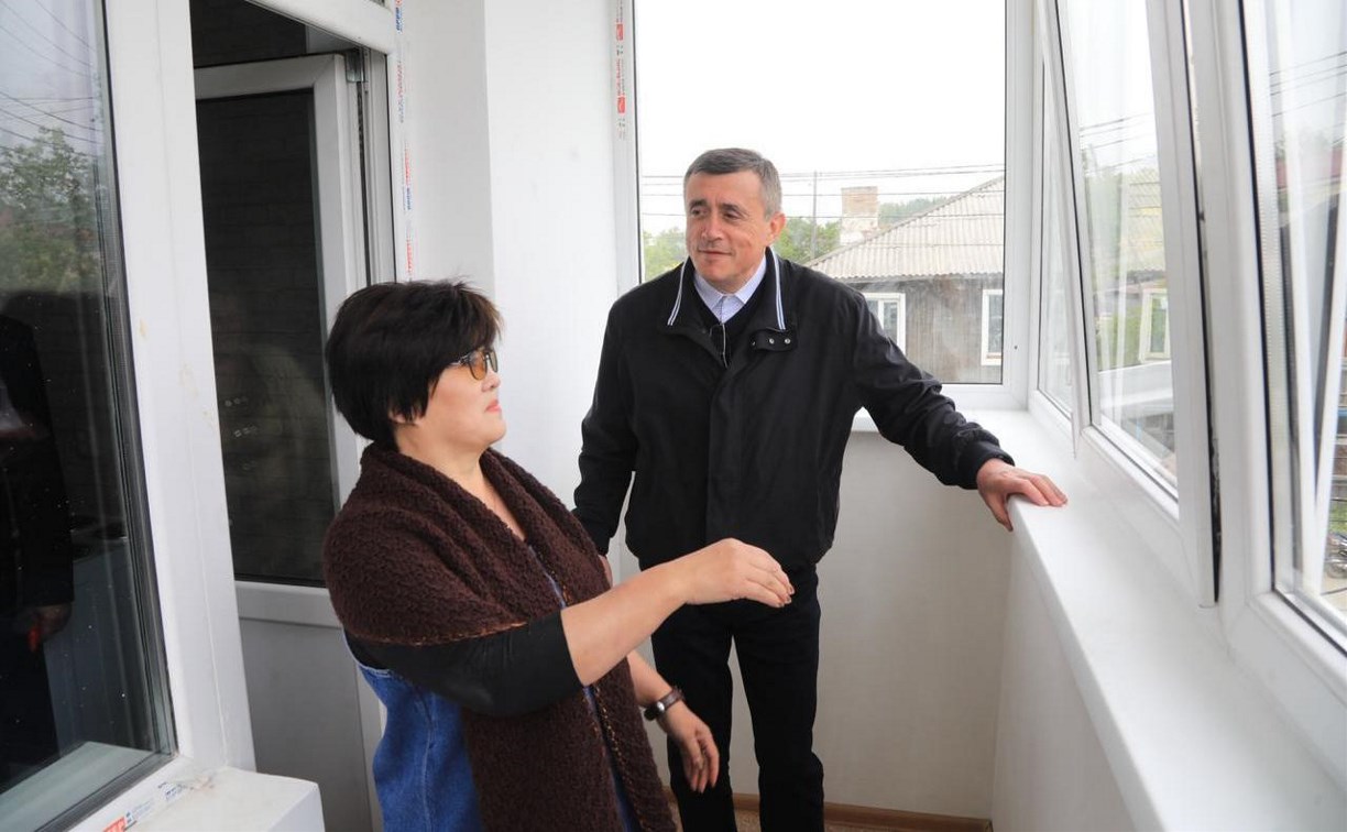 В Костромском 16 семей переехали из ветхих домов в новый