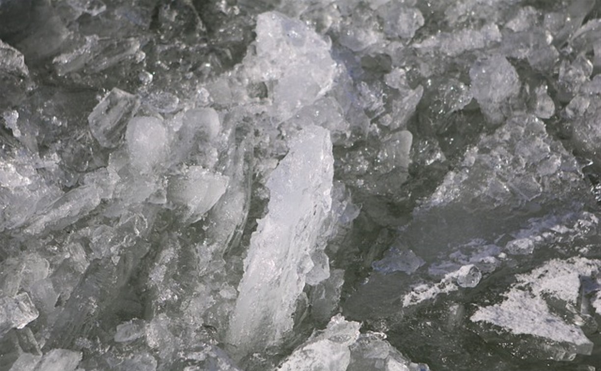 МЧС: выходить на сахалинский лёд всё ещё опасно
