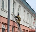 Спасатели рассказали, как двухлетнего ребёнка удалось освободить из запертой квартиры в Южно-Сахалинске
