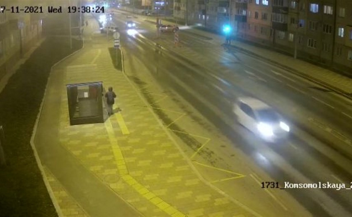 Кружило по всей дороге: стало известно, почему упал светофор в центре Южно-Сахалинска
