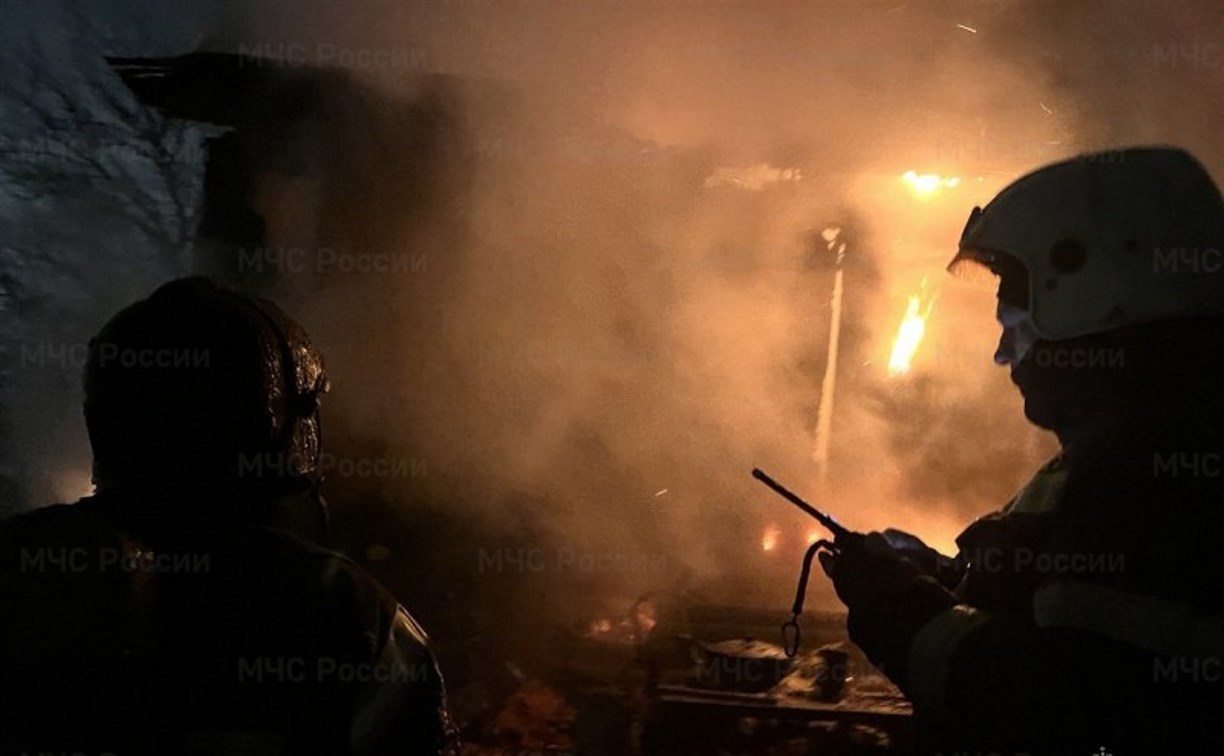 Пожар тушили в котельной локомотивного депо в Поронайске