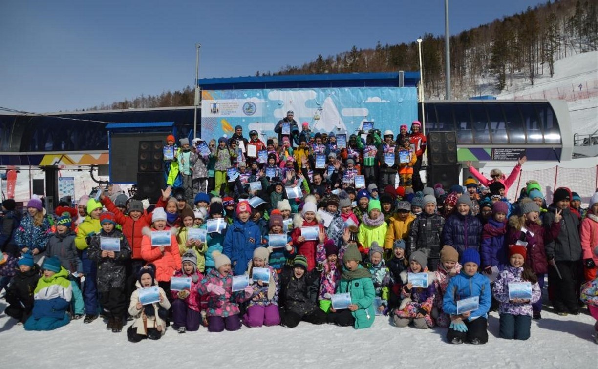 Больше 400 школьников поборолись за звание лучшего горнолыжника в Южно-Сахалинске
