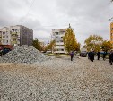 Ремонт части дворов в Южно-Сахалинске не успевают сделать в срок