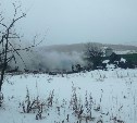 Гаражи горят в переулке Украинском в Южно-Сахалинске