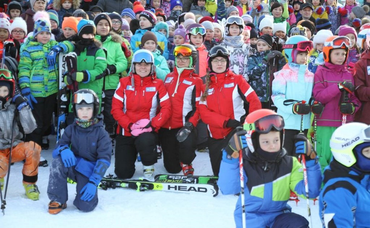 На Сахалине растет число учеников младших классов, осваивающих горные лыжи