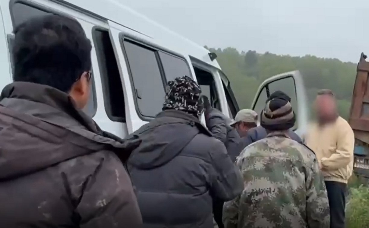 На Сахалине во время рейда нашли мигранта, который был в федеральном розыске в своей стране 