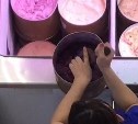 Сахалинский "Баскин Робинс" прокомментировал видео с грязной губкой в мороженом
