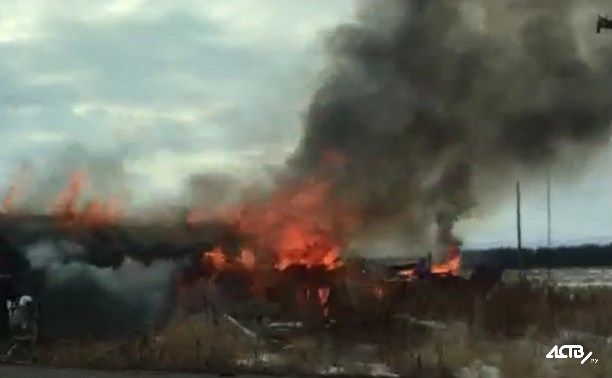 Деревянный дом горел в Поронайске Деревянный дом горел в Поронайске