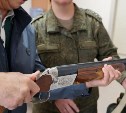 Сахалинцы отдали свои охотничьи ружья бойцам СВО