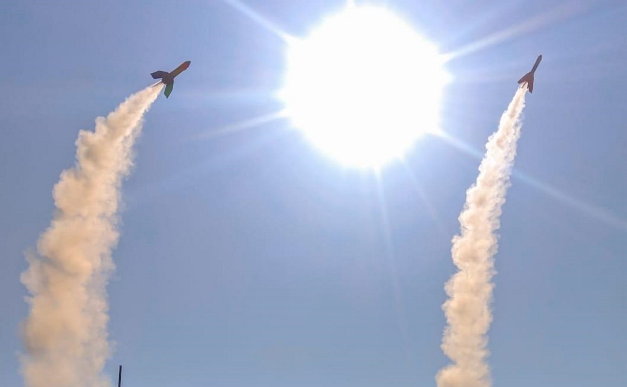 Ракеты запустили в честь Дня космонавтики в Корсакове