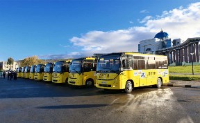 Современные школьные автобусы пополнили автопарк южно-сахалинской транспортной компании