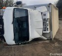 Очевидцы: фургон "Утра Родины" опрокинулся в Углегорском районе, устроив молочную реку