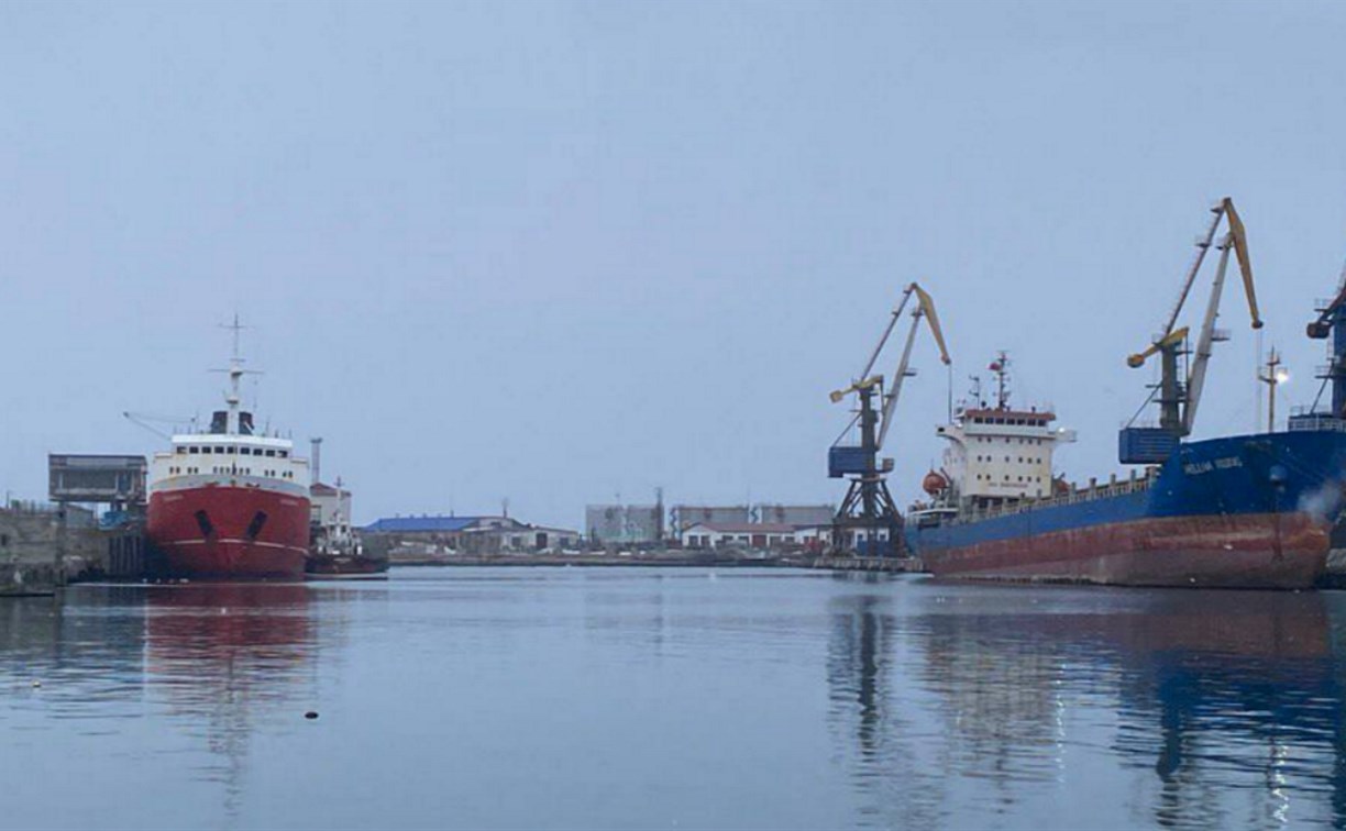 Паромную переправу Ванино - Холмск закроют из-за непогоды
