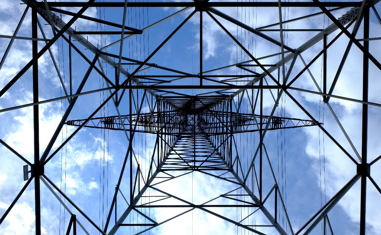 Масштабные отключения электричества ждут жителей юга Сахалина 18 ноября
