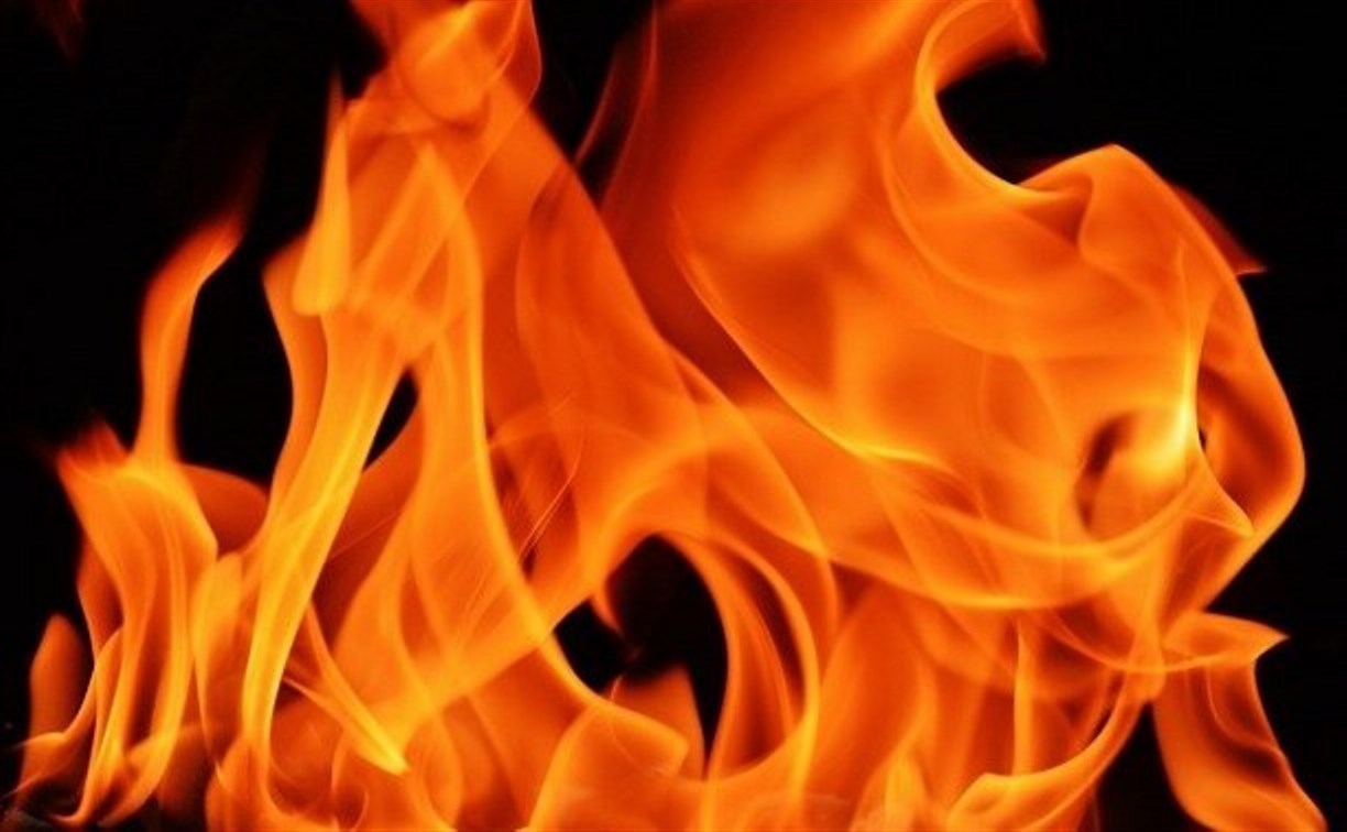 В южно-сахалинском СНТ "Труженик" сгорела баня
