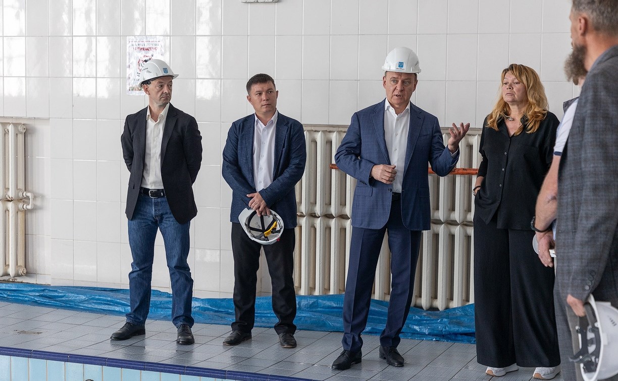 "Это повод для служебной проверки": ремонт городского бассейна в Южно-Сахалинске никак не могут закончить