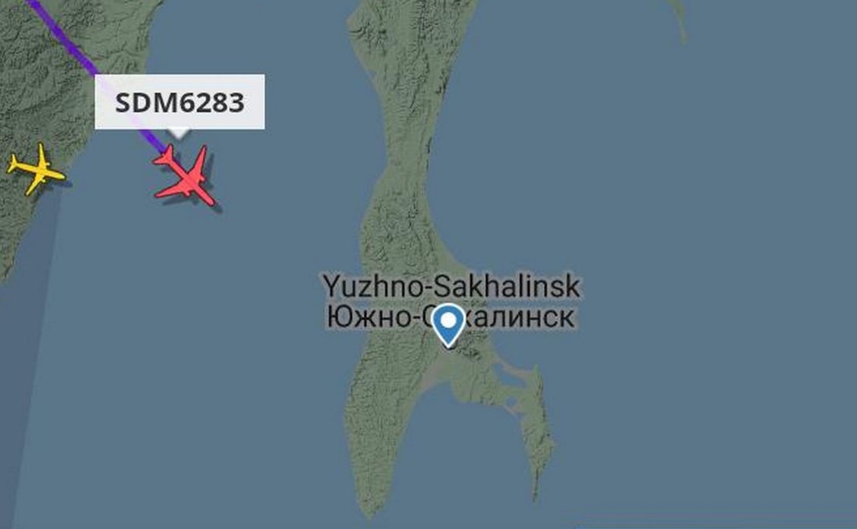 Аэропорт Южно-Сахалинска расчистили после метели: московский борт летит с опозданием на сутки