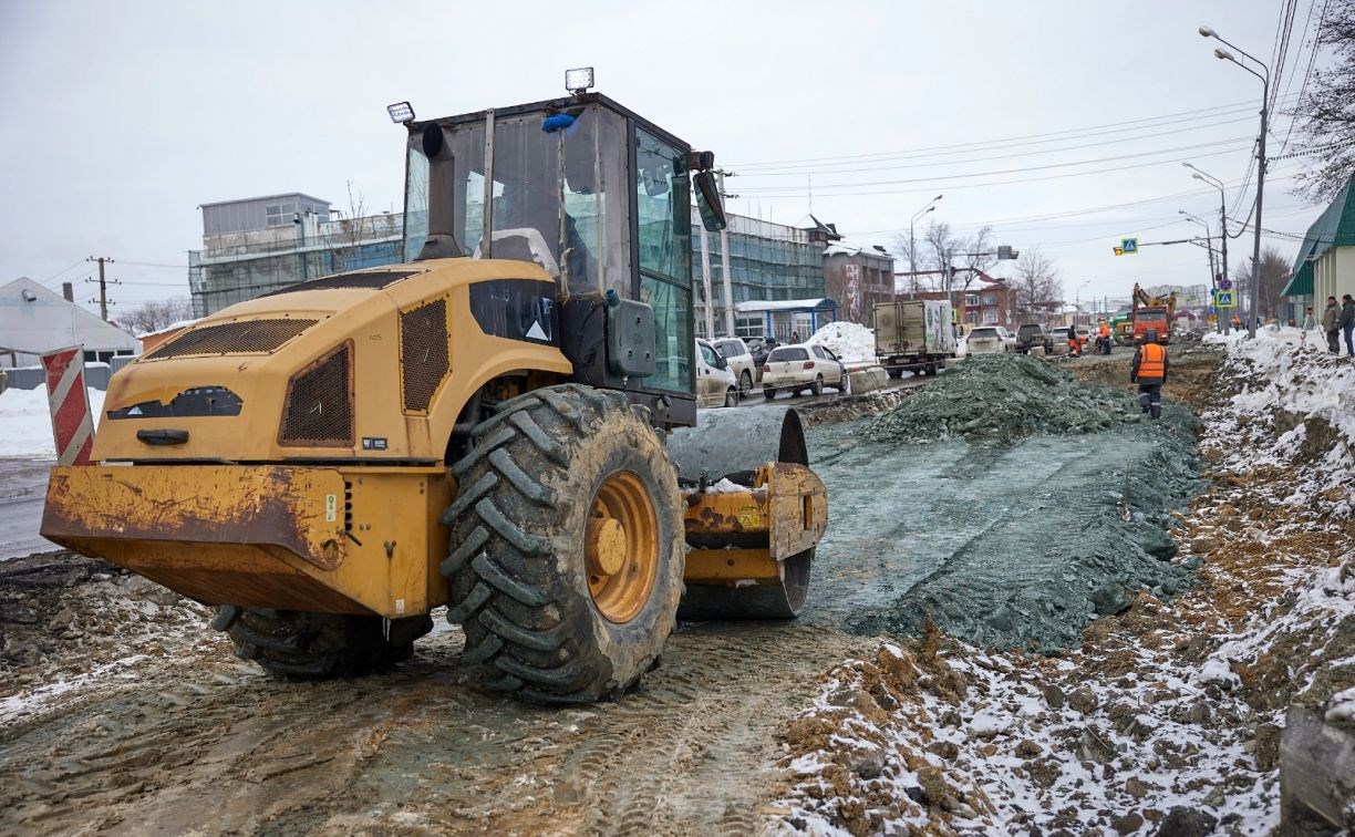 В Южно-Сахалинске капитально ремонтируют большой участок главной городской магистрали