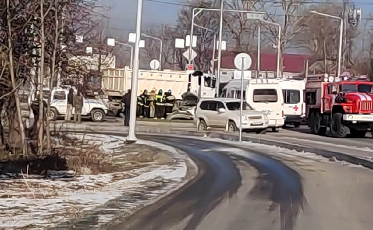 Мужчина и женщина пострадали в ДТП в Южно-Сахалинске