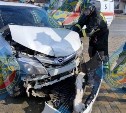 В Южно-Сахалинске автомобиль с газовым баллоном попал в ДТП, один человек пострадал