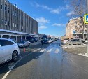 Lexus сбил женщину в Южно-Сахалинске