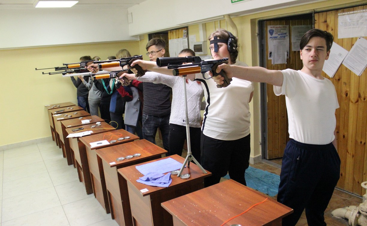 Южносахалинские стрелки продырявили мишени, чтобы показать мастерство