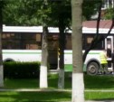 Пассажирка сломала руку в автобусе в Южно-Сахалинске