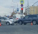 "Филдер" вылетел с дороги в результате жесткого ДТП в Южно-Сахалинске 