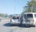 КамАЗ, микроавтобус и минивен столкнулись в Долинске