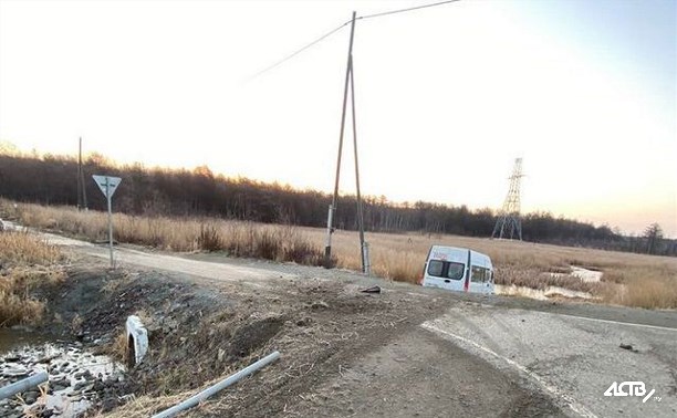 Маршрутный автобус вылетел в кювет в районе Мицулёвки