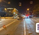 Бесправник врезался в Tank и запустил цепочку ДТП в Южно-Сахалинске - пострадала пенсионерка 
