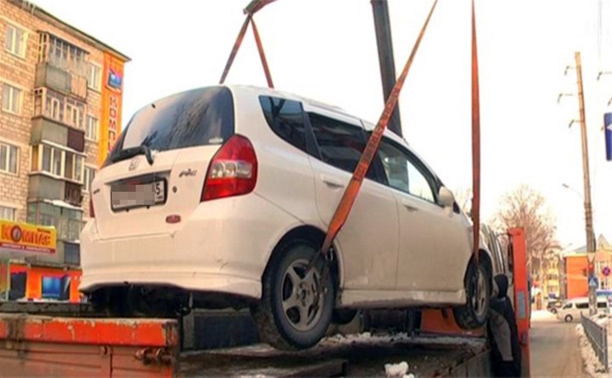 В Сахалинской области установят новые тарифы на эвакуацию и хранение автомобилей