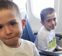 "Останавливаться на полпути нельзя": сахалинским двойняшкам с аутизмом не хватает средств на оплату клиники