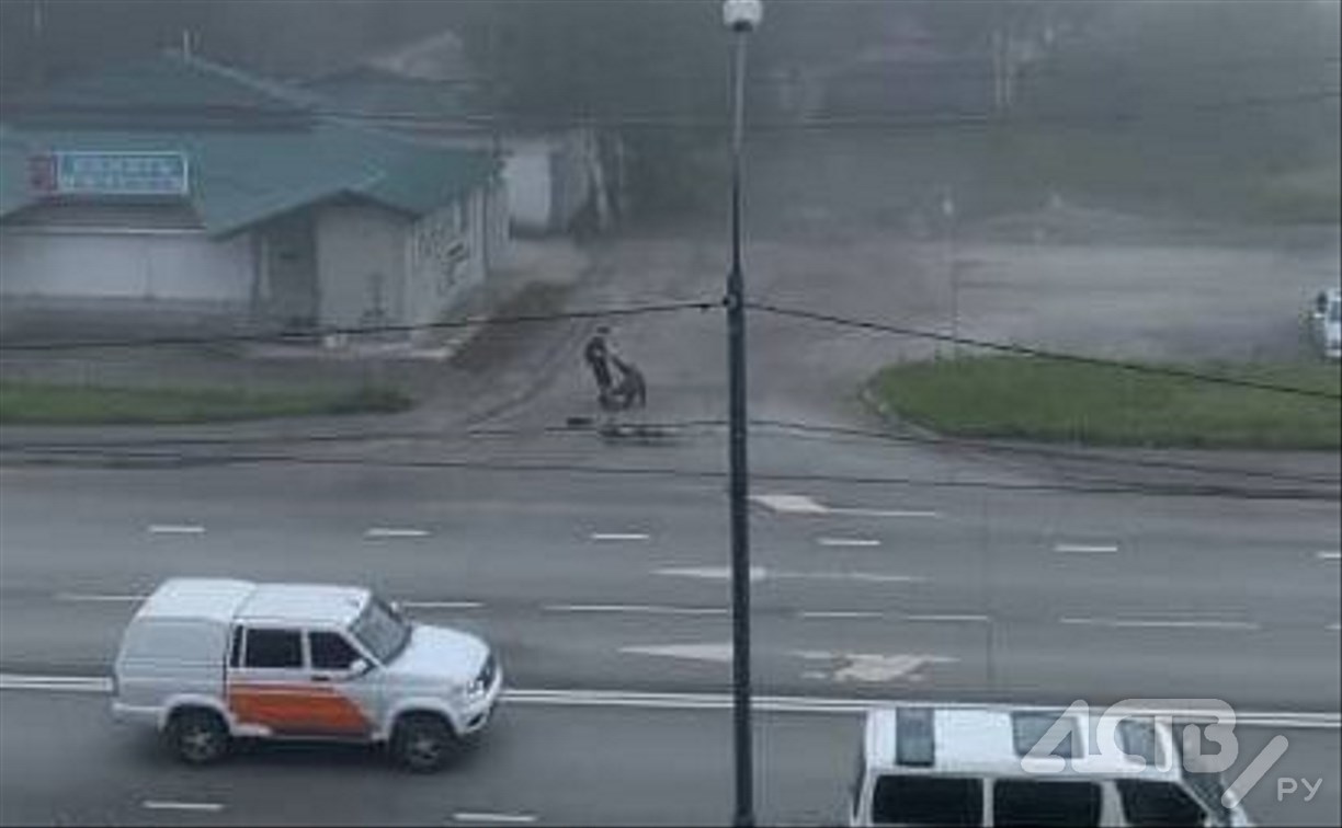 "Настоящие мужчины": двое сахалинцев пришли на помощь упавшему пенсионеру