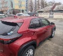 В Южно-Сахалинске ищут, кто повредил Toyota Yaris Cross