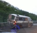 Микроавтобус перевернулся на севере Сахалина
