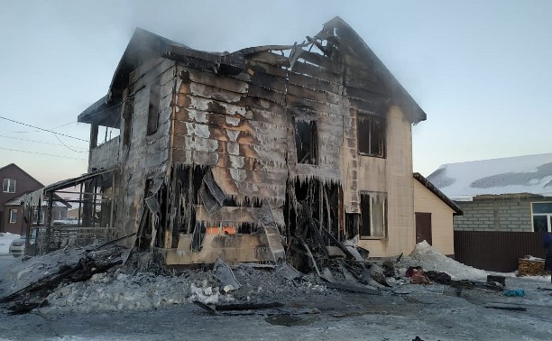 Пострадавшей от пожара семье сахалинцев власти планируют дать постоянное жильё