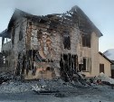 Пострадавшей от пожара семье сахалинцев власти планируют дать постоянное жильё